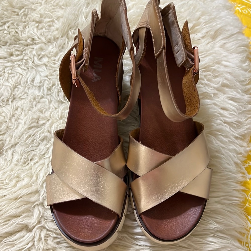 MIA Lauri Wedge Platform Sandal Size 9